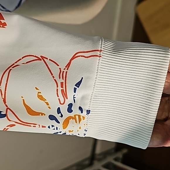 Peter millar women's NWT long sleeve golf shirt. White with out line flowers. - Picture 3 of 11